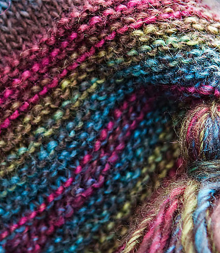 Easy knitting pattern for tassel hat Gamut.