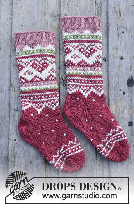 Girls (children) dutch heel (socks mid calf, toe wide) Visby Socks. Free knitting pattern.