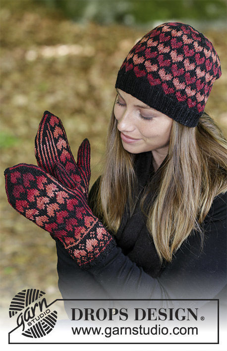 Girls (teen) and women's mittens Queen of Hearts. Free knitting pattern.