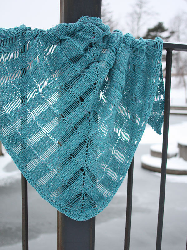 Knit shawl wrap Windlass Shawl. Free pdf pattern (Shapes: triangle).