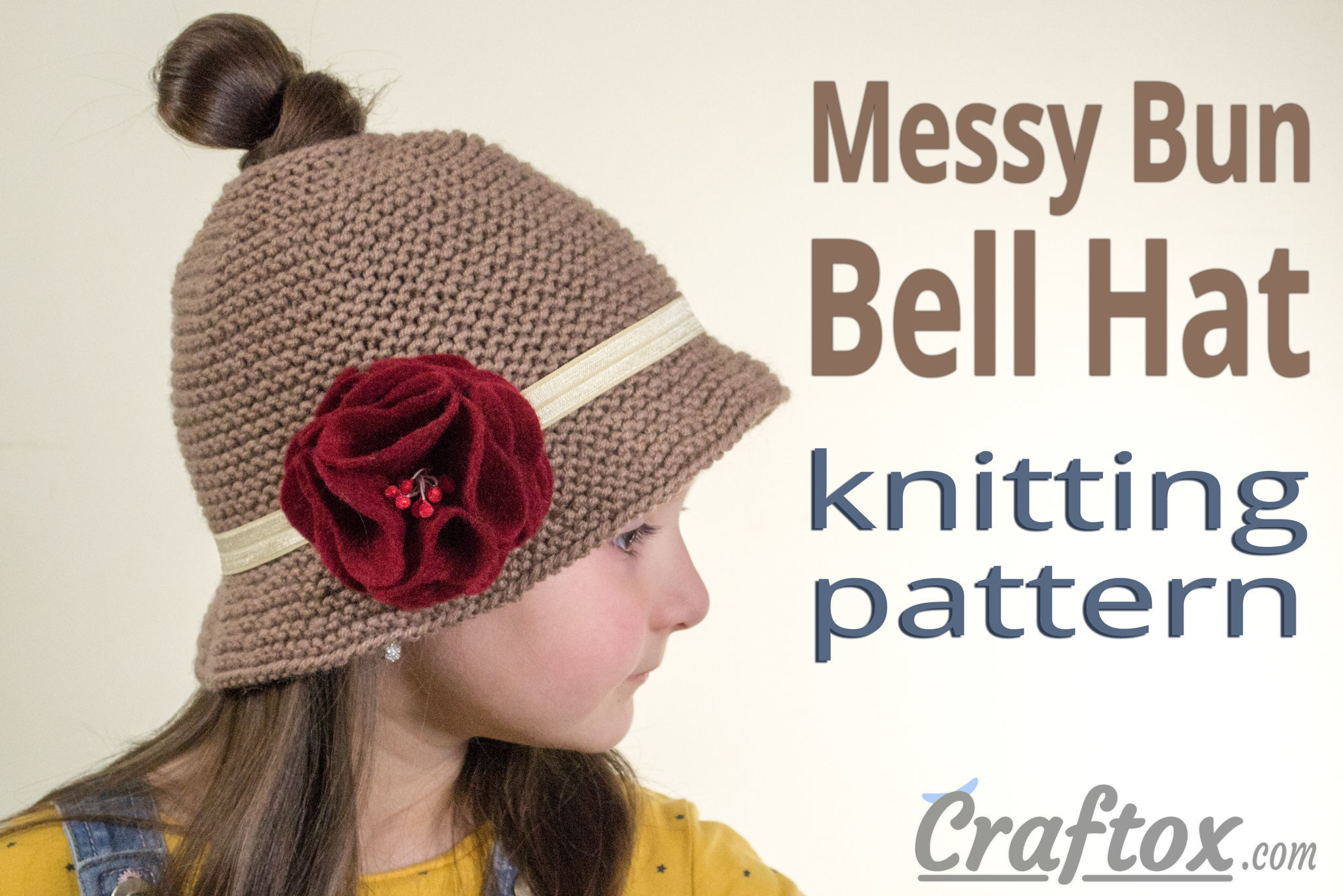 Messy bun Bell hat. Free knitting pattern.
