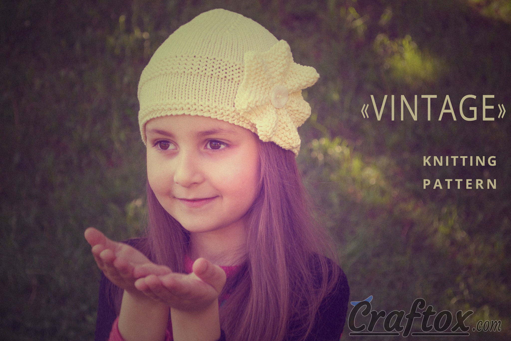 "Vintage" beanie hat with flower - free knitting pattern