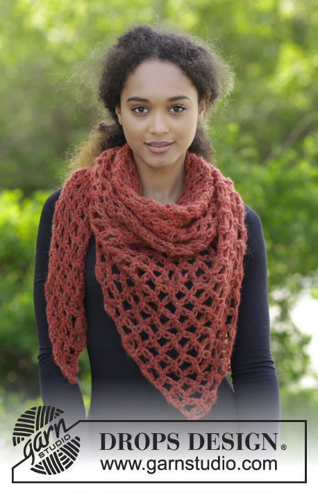 Women's and girls crochet shawl wrap Autumn Catch. Free pattern (Shapes: triangle; lace).