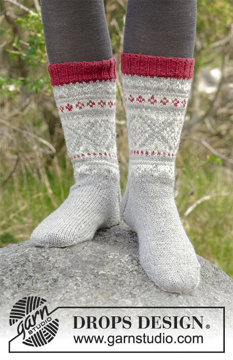 Women's and girls knit dutch heel (socks mid calf, toe wide) Narvik Socks. Free easy pattern.
