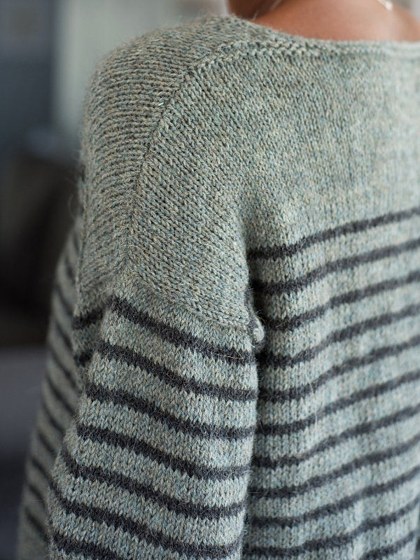 Women's oversized pullover Parnell. Free knitting written pattern. 3