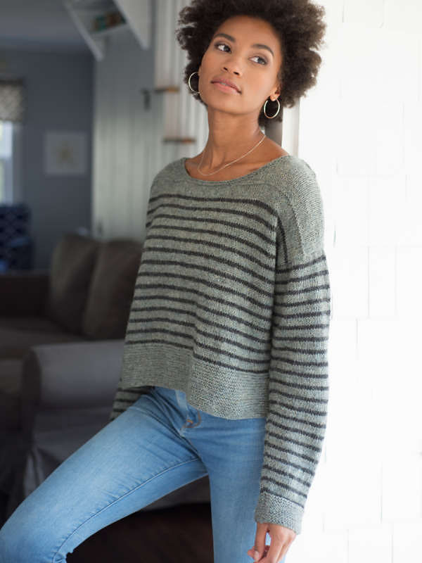 Women's oversized pullover Parnell. Free knitting written pattern.